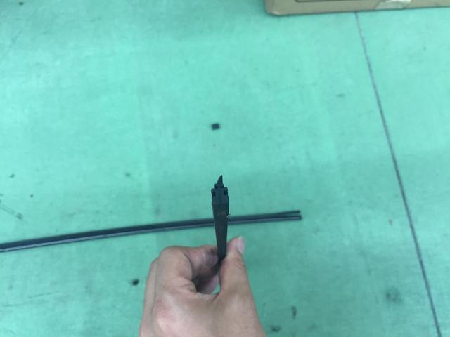 ダイハツ ハイゼット ワイパーゴム交換