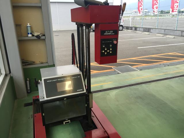 ニッサン キューブ 光軸調整