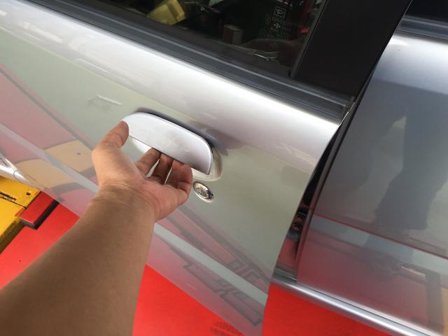 ダイハツ ムーヴ ドアハンドル交換