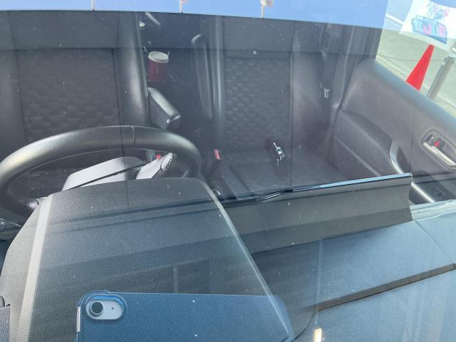 トヨタ　ヴォクシー　フロントガラス飛び石  修理　奈良県　橿原市　大和高田市　香芝市　桜井市　御所市　天理市　磯城郡　