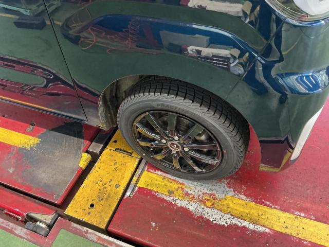 トヨタ　ピクシスメガ　サスペンション・足回り修理・整備　ブレーキ異音　奈良県　橿原市　大和高田市　香芝市　桜井市　天理市　御所市　磯城郡　
