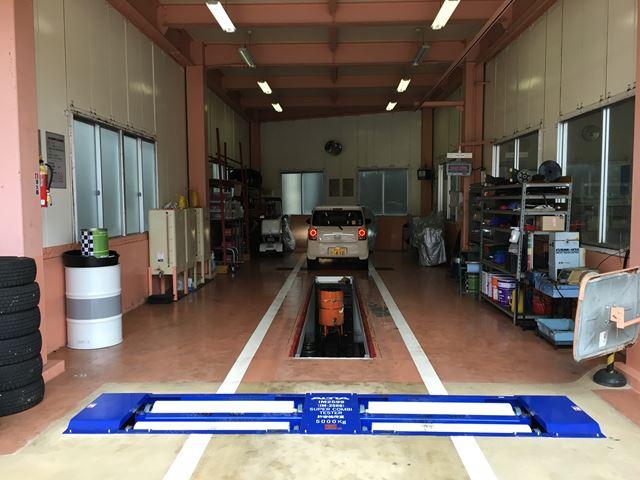 車検専用ラインも完備しています作業もスムーズでお待たせいたしません