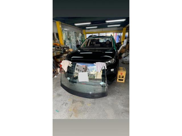 トヨタ　ＲＡＶ４　その他修理・整備　ガラス交換
保険修理　車検　点検　メンテナンス
大東市　東大阪市　門真市　寝屋川市