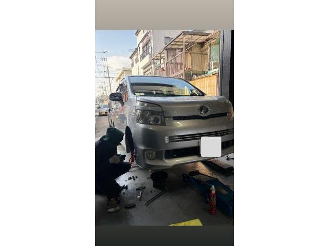 トヨタ　ヴォクシー　その他修理・整備　ブレーキパット交換　ディスクローター交換　異音　ブレーキ　大東市　門真市　東大阪市　