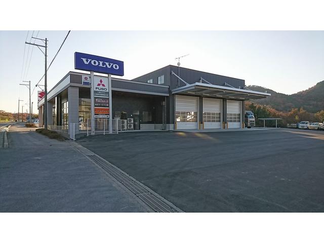 大型車両の整備も行っております