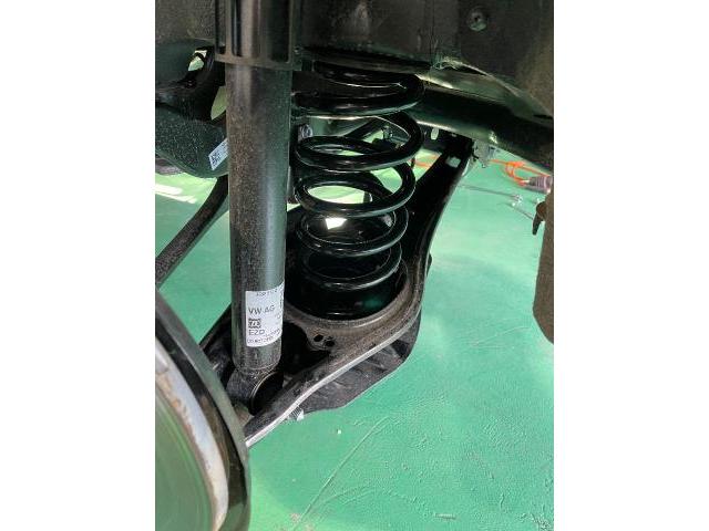 フォルクスワーゲン　パサートヴァリアント　持込みダウンサス取付け