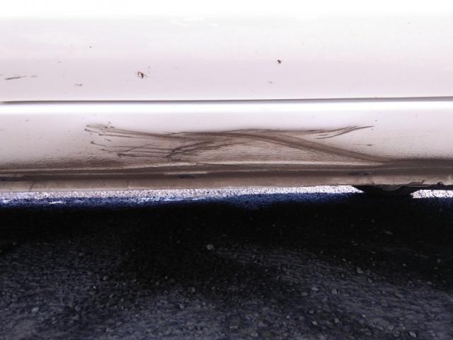 トヨタ　プロボックス　縁石接触　サイドシル（車体した）キズ・へこみ直し　郡山市