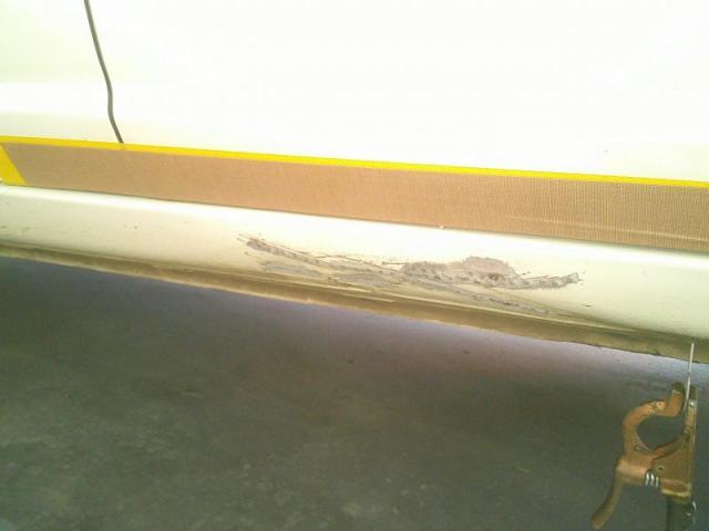 トヨタ　プロボックス　縁石接触　サイドシル（車体した）キズ・へこみ直し　郡山市