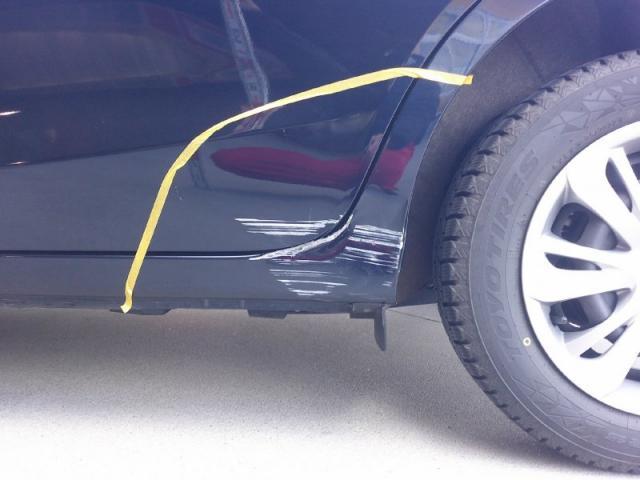 マツダ　ＭＡＺＤＡ２　リヤドアとその横（クォーター）　キズ・へこみ直し　郡山市板金塗装