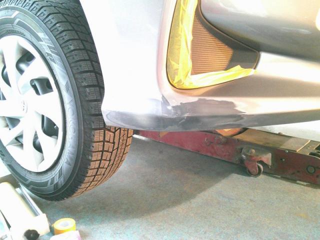 トヨタ　ヤリス　修理半日で完了！　バンパーキズ・へこみ直し　郡山市カーコンビニ倶楽部