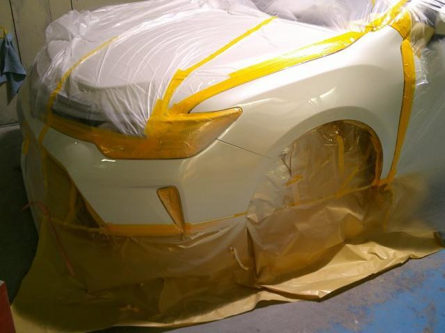 トヨタ　カムリ　バンパーとフェンダー（前タイヤ上）　キズ・へこみ直し　郡山市自動車板金塗装店