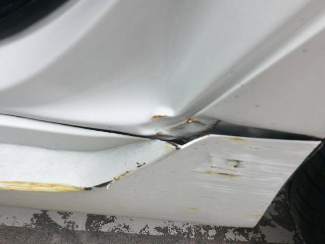 トヨタ　プリウス　保険修理　リヤドア交換他キズ・へこみ直し　郡山市