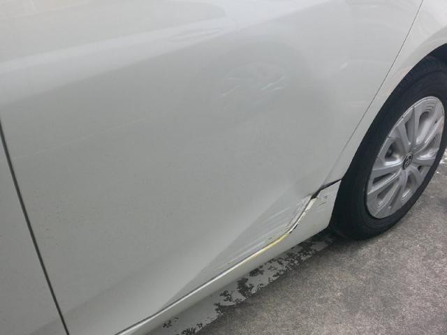 トヨタ　プリウス　保険修理　リヤドア交換他キズ・へこみ直し　郡山市