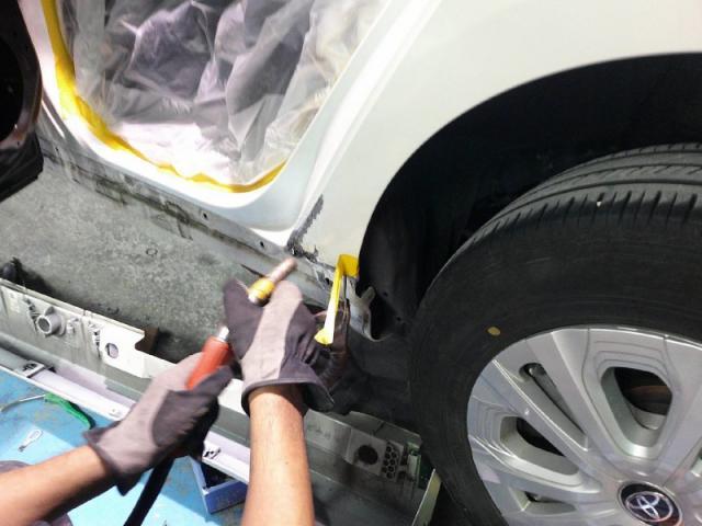 トヨタ　プリウス　保険修理　リヤドア交換他キズ・へこみ直し　郡山市