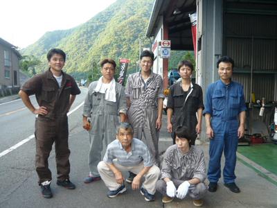 地元スタッフと共に毎日元気にご対応!