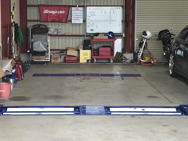 車検専用ラインも完備しています作業もスムーズでお待たせいたしません