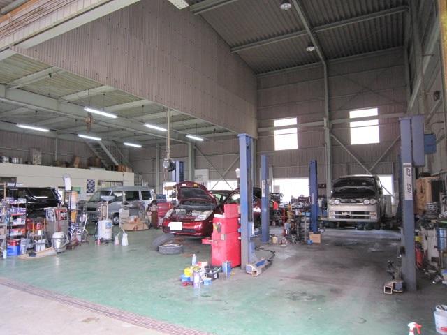 丸栄自動車整備工場5