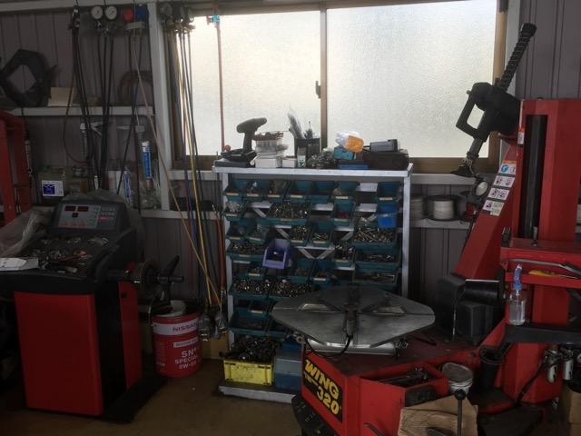 タイヤチェンジャーも完備！持込み取付もご相談下さい。