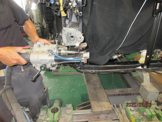 トヨタ　ハイブリット　アクア　フレーム修正　
車　板金　塗装　自動車　福島市　グローバルジグ　ジグ