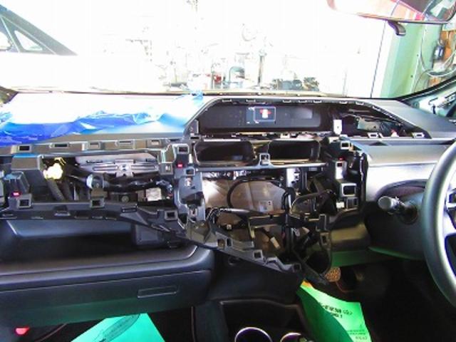 トヨタ アクア DAA-NHP10H 9インチナビ取付 |グー トヨタ アクア DAA-NHP10H 9インチナビ取付 |グー