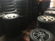 スタッドレスタイヤへの交換も行っております。