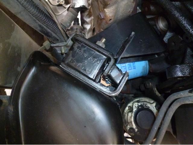 エンジン振動大 修理 石川県金沢市より