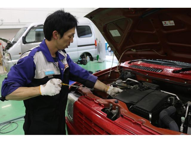 悪いところは見逃しません。お客様を安全にお乗せ出来る車にすることが私たちの使命です！