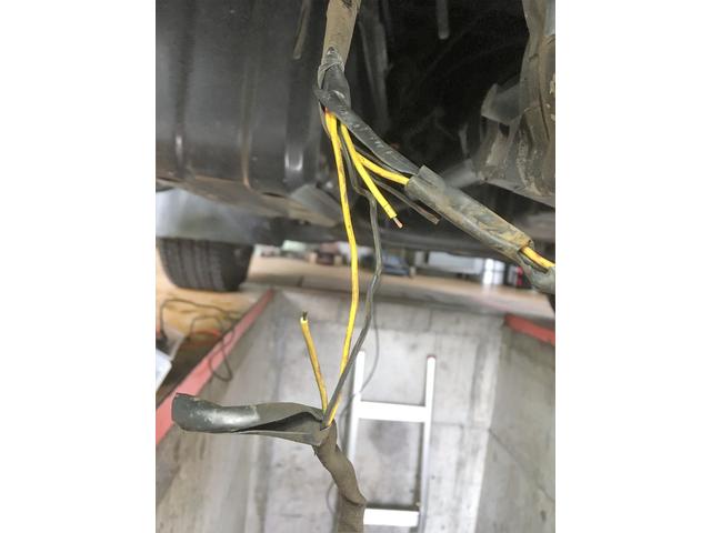 エンジンがかからない　燃料メーターが動かない