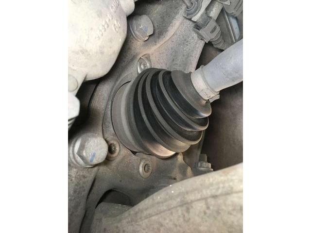 アウディ　Ｑ５　車検整備　エンジンオイル　ブレ－キオイル　交換　整備　修理　整備工場　修理工場　車検　点検　任意保険　茨城　龍ヶ崎　取手　牛久　つくば　つくば　ＮＵＴＥＣ