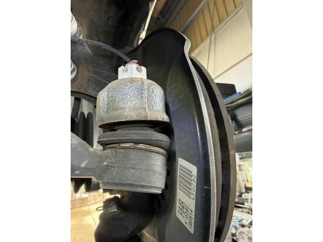 トヨタ カローラフィールダー 車検整備 エンジンオイル&エレメント マフラ-音 うるさい リヤハブベアリング うなり音 交換 整備 修理 車検 点検 任意保険 茨城 龍ヶ崎 取手 牛久 つくば つくば NUTEC