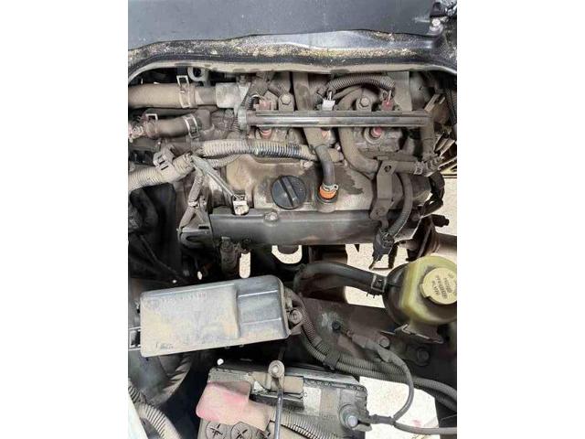 ダイハツ ハイゼットバン パワ-ウィンドスイッチ 破損 エンジンオイル漏れ タペットカバーパッキン   交換 整備 修理 車検 点検 任意保険 茨城 龍ヶ崎 取手 牛久 つくば つくば NUTEC