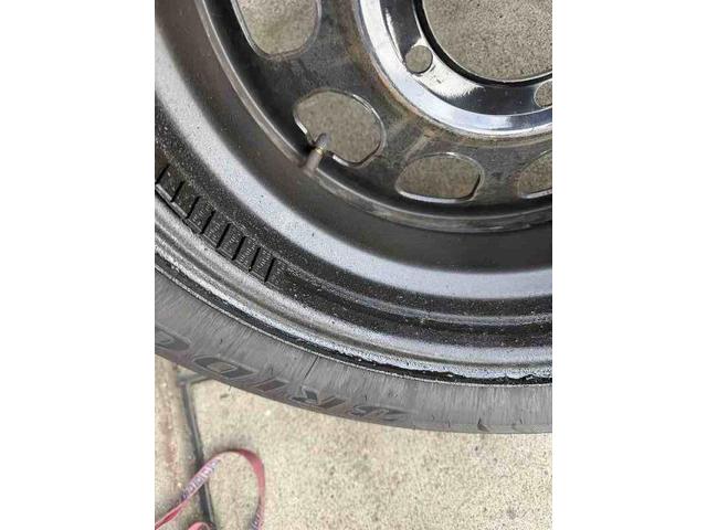 スズキ　ジムニー　足回りオイル漏れ修理　フロントアクスルシャフトオイルシール　キングピンベアリング　　バッテリ－　交換　整備　修理　車検　点検　任意保険　茨城　龍ヶ崎　取手　牛久　つくば　つくば　ＮＵＴＥＣ