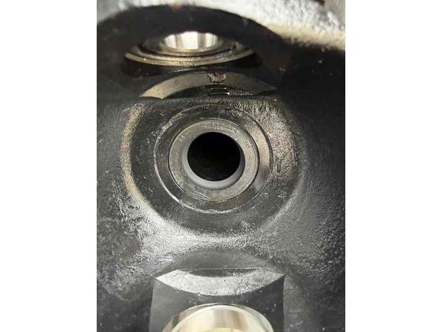 スズキ　ジムニー　足回りオイル漏れ修理　フロントアクスルシャフトオイルシール　キングピンベアリング　　バッテリ－　交換　整備　修理　車検　点検　任意保険　茨城　龍ヶ崎　取手　牛久　つくば　つくば　ＮＵＴＥＣ