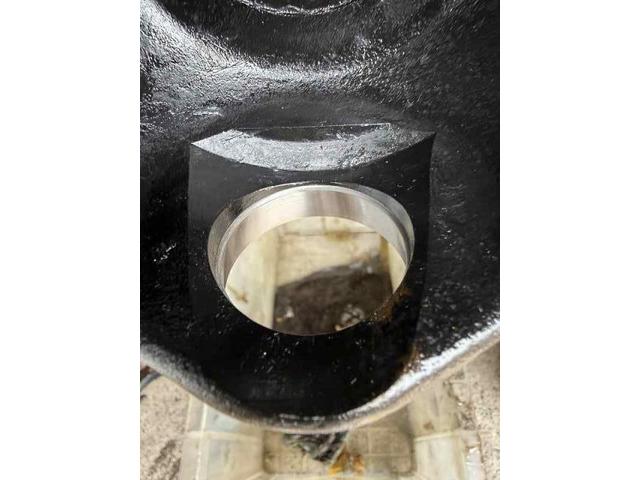 スズキ　ジムニー　足回りオイル漏れ修理　フロントアクスルシャフトオイルシール　キングピンベアリング　　バッテリ－　交換　整備　修理　車検　点検　任意保険　茨城　龍ヶ崎　取手　牛久　つくば　つくば　ＮＵＴＥＣ