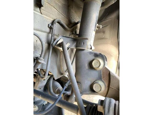 日産　ノート　サスペンション 足回り損傷　縁石　乗り上げ　走行不能　交換　整備　修理　車検　点検　任意保険　茨城　龍ヶ崎　取手　牛久　つくば　つくば　ＮＵＴＥＣ