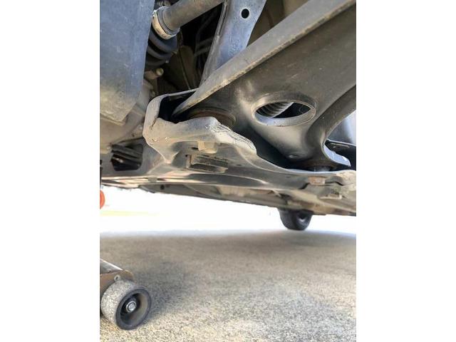 日産　ノート　サスペンション 足回り損傷　縁石　乗り上げ　走行不能　交換　整備　修理　車検　点検　任意保険　茨城　龍ヶ崎　取手　牛久　つくば　つくば　ＮＵＴＥＣ