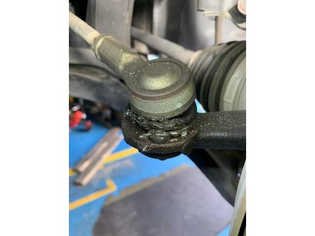 ダイハツ　ムーヴ　タイロットエンドブ－ツ　切れ　左右交換　　整備　修理　車検　点検　任意保険　茨城　龍ヶ崎　取手　牛久　つくば　つくば　ＮＵＴＥＣ