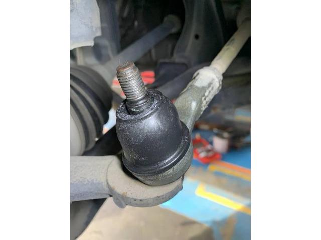 ダイハツ　ムーヴ　タイロットエンドブ－ツ　切れ　左右交換　　整備　修理　車検　点検　任意保険　茨城　龍ヶ崎　取手　牛久　つくば　つくば　ＮＵＴＥＣ