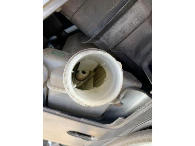 いすゞ　エルフトラック　車検　エンジンオイル＆エレメント　ワイパ－　ブレ－キ　交換　整備　修理　車検　点検　任意保険　茨城　龍ヶ崎　取手　牛久　つくば　つくば　ＮＵＴＥＣ