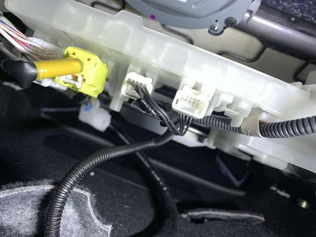 トヨタ　クラウンハイブリッド　ＵＳＢアダプタ－取付　オ－トブレ－キホ－ルドキット取付　整備　修理　車検　点検　任意保険　茨城　龍ヶ崎　取手　牛久　つくば　つくば　ＮＵＴＥＣ