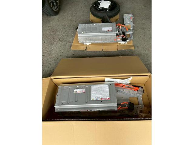 レクサス ＣＴ エンジンチェックランプ修理 ハイブリッドバッテリー交換  中古車販売 車検 整備 鈑金 塗装 事故修理 キズヘコミ カスタム デントリペア 水戸 ひたちなか 茨城町 小美玉 笠間 大洗 石岡 那珂 城里町 東海村 鉾田 鹿嶋