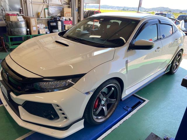 ホンダ　シッビク　タイプR　FK8　サイドステップ取付　パーツ持ち込み　パーツ直送