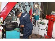 ホイールバランサ―も完備しております。