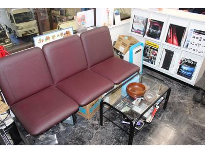 サービスフロントは２Ｆです