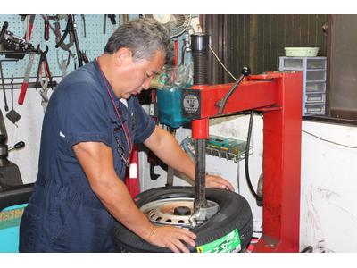 タイヤチェンジャー完備しております！