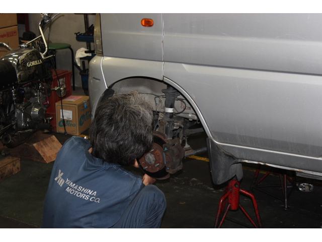 プロの整備士がしっかりと点検整備を行います。