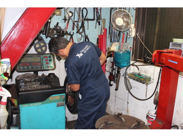 ホイールバランサ―も完備しております。