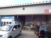 鈑金塗装も自社工場で行います。事故修理も歓迎です。