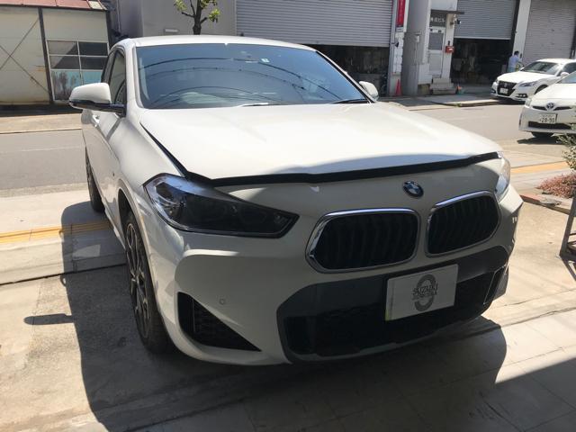 BMW X2 フロントグリル交換
