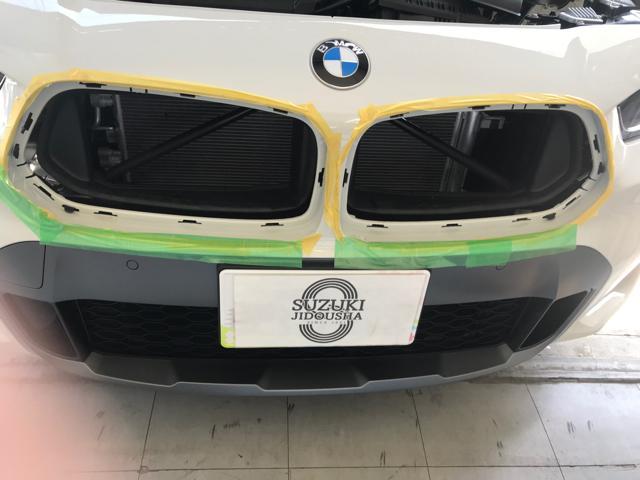 BMW X2 フロントグリル交換
